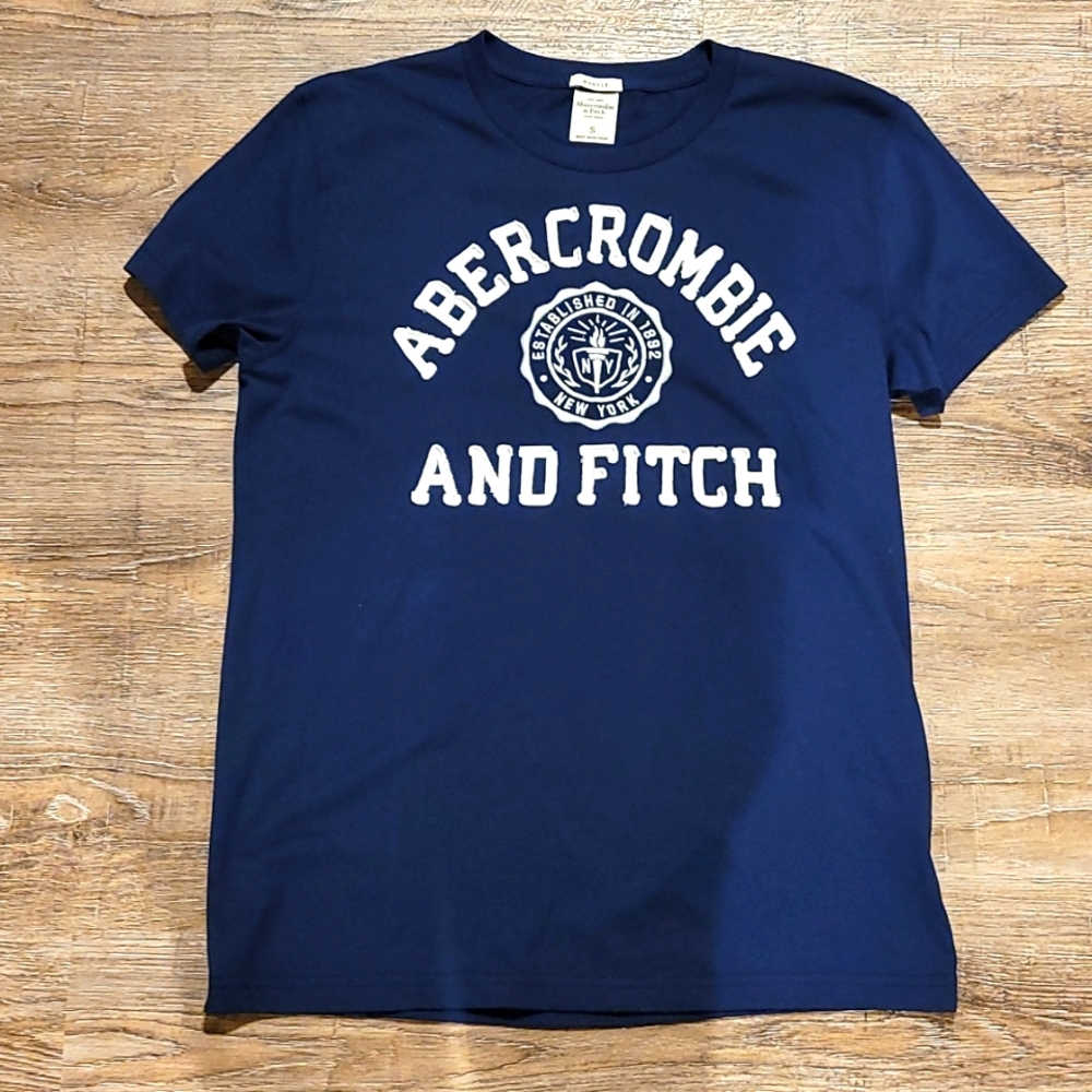 Mens Abercrombie tee size small